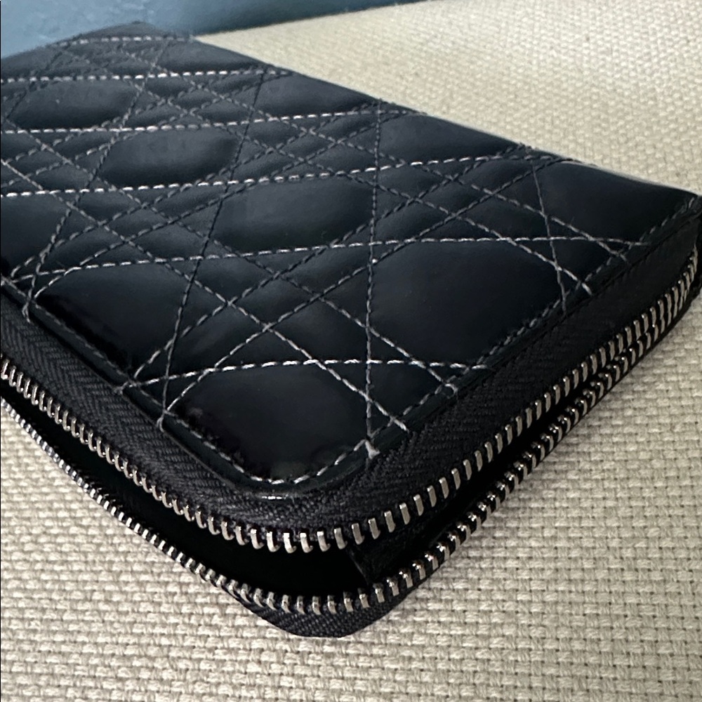 Christian Dior Lady Dior patent leather Cannage zip around wallet - Picture 9 of 9